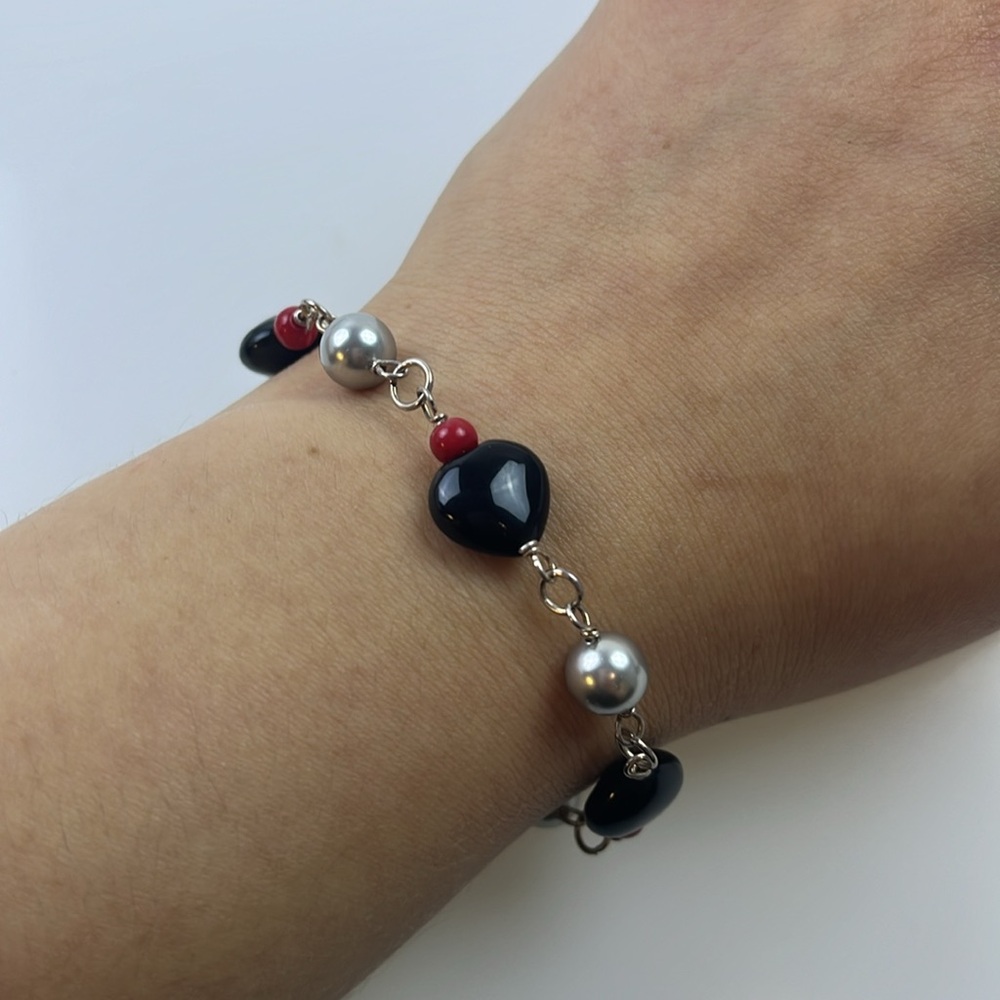 Beautiful Black and Red Beaded Bracelet HR13-45
